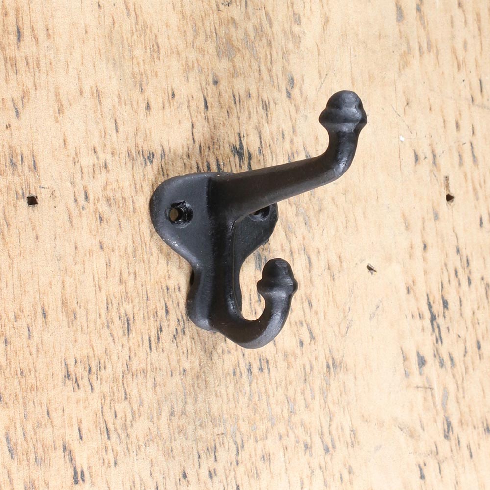 Classic_cast_iron_hook