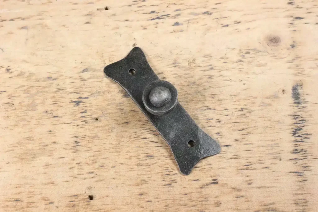 forge_knob_on_plate