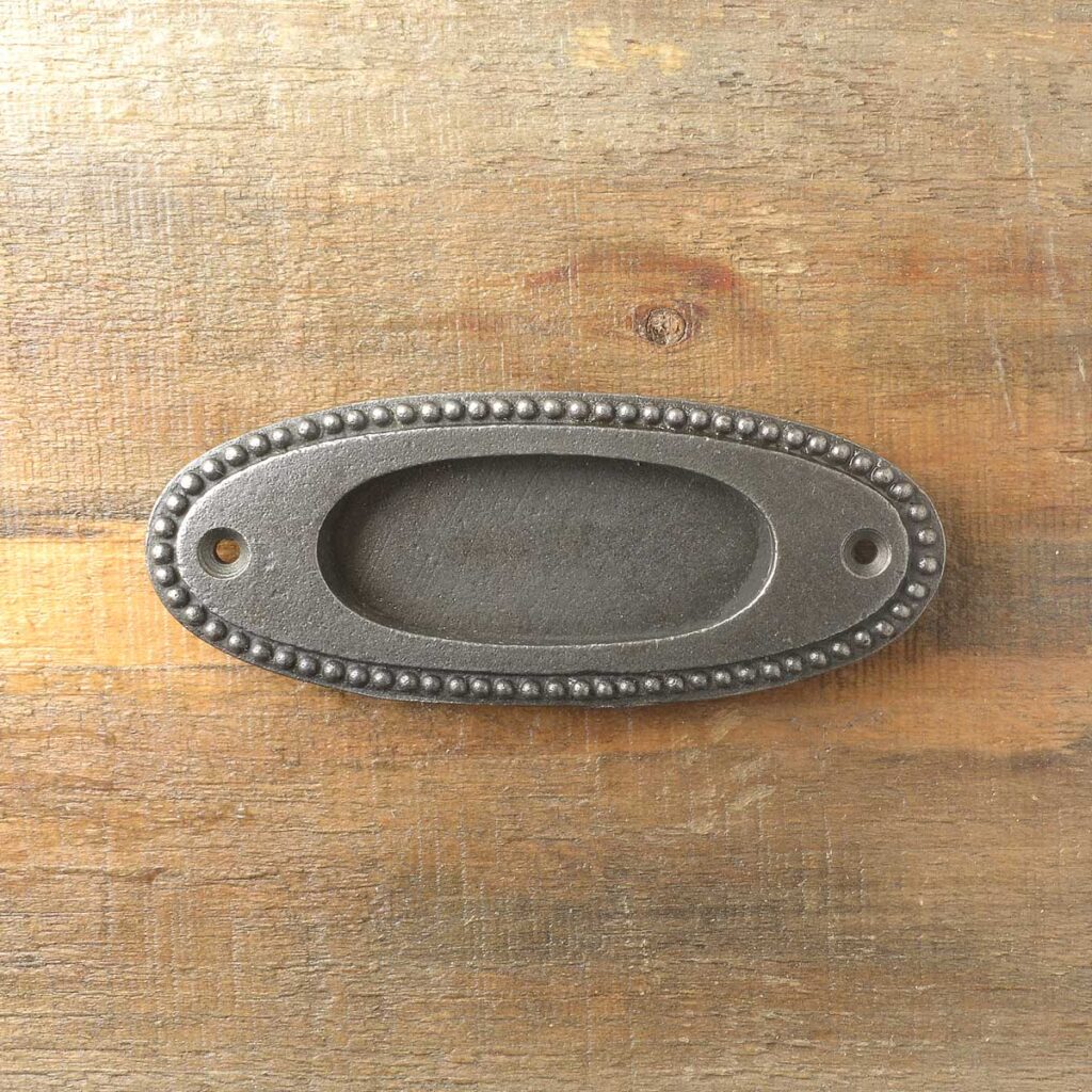 oval-recess-flush-pull-dot-pattern-front-A107V