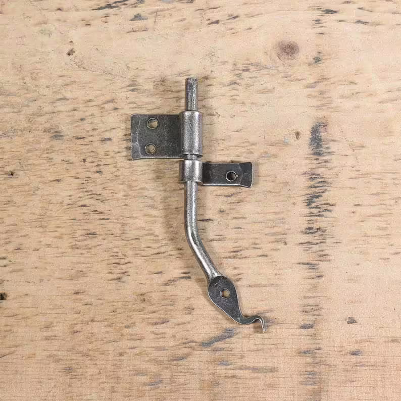 right-side-rat-tail-hinge-01