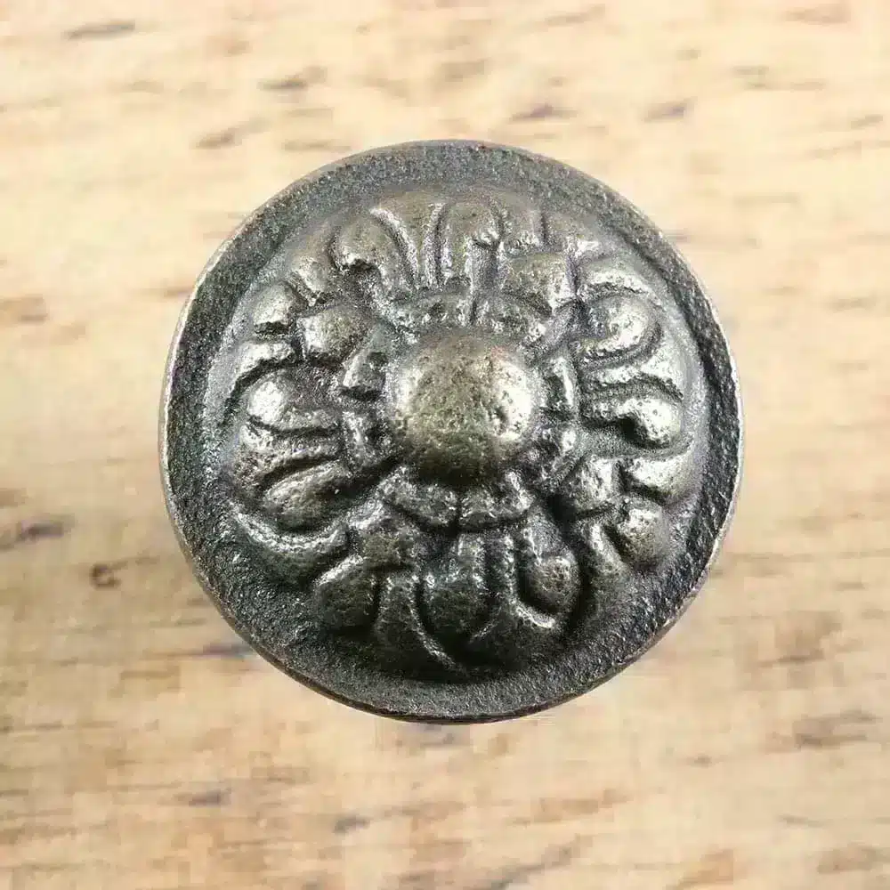 rustic_antique_brass_knob