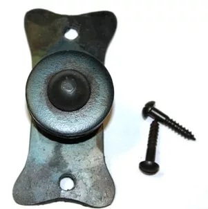 bouton fer forgé sur plaque