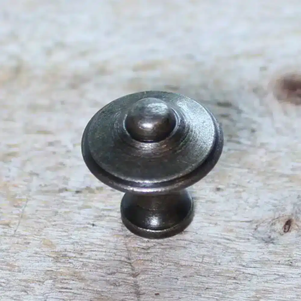 thumb-0-bouton-contemporain-vieux-fer-vieux-fer-fonte-1780.jpg