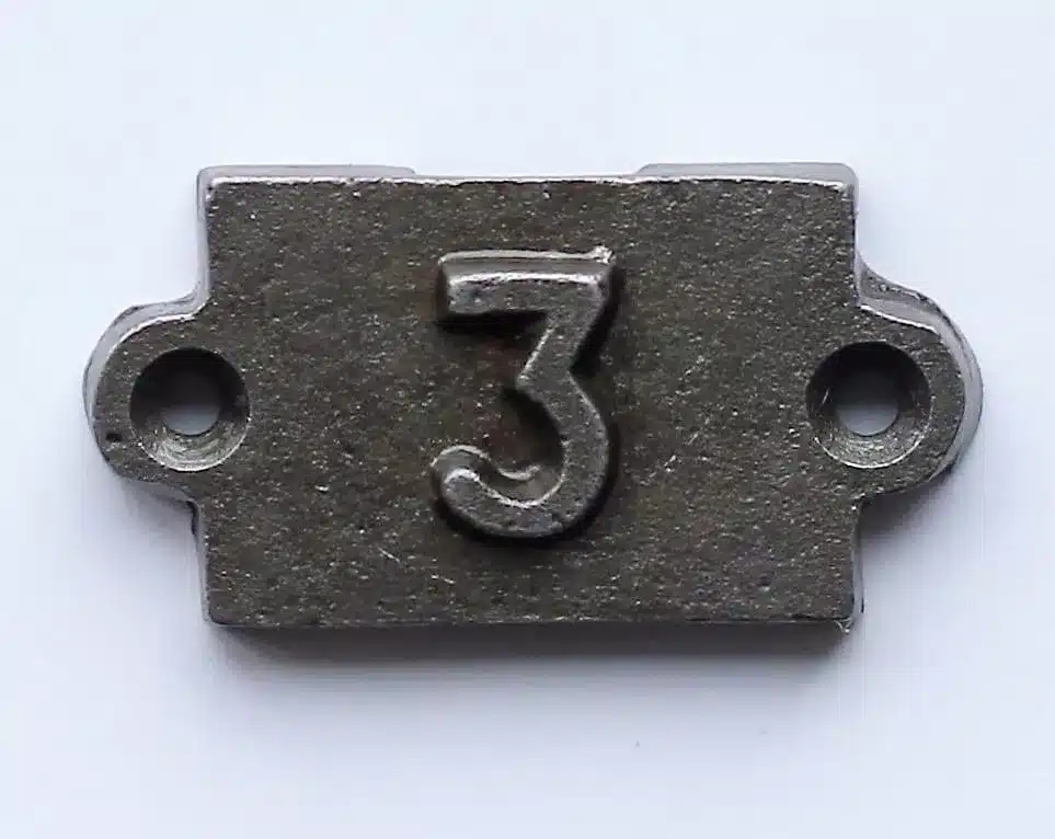 thumb-0-chiffre-antique-numero-3-950.JPG