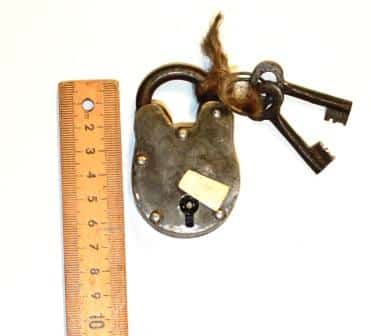 thumb-0-petit-cadenas-antique-1153.JPG