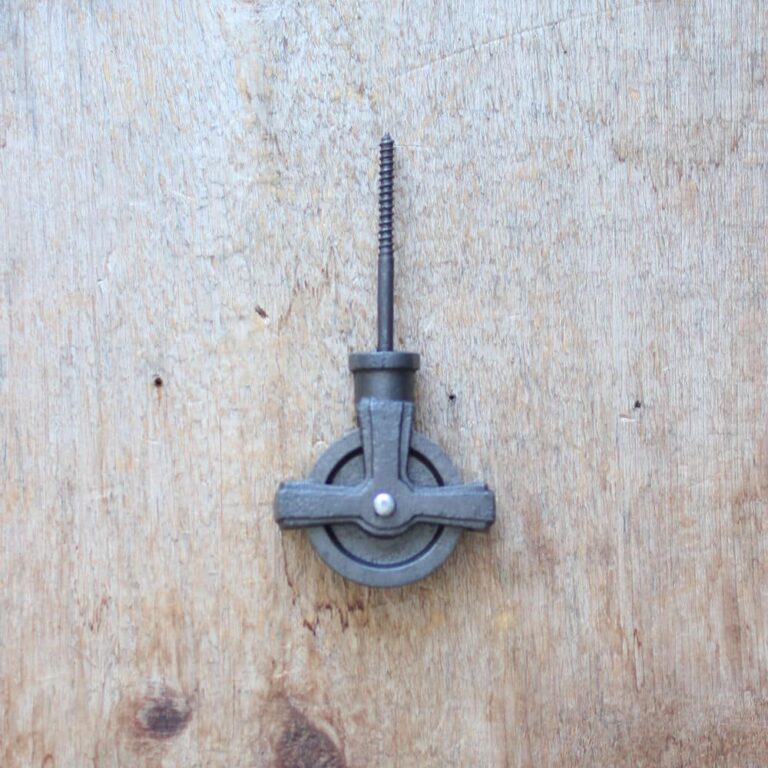 thumb-0-poulis-simple-antique-sur-vis-fer-antique-fonte-1801.jpg