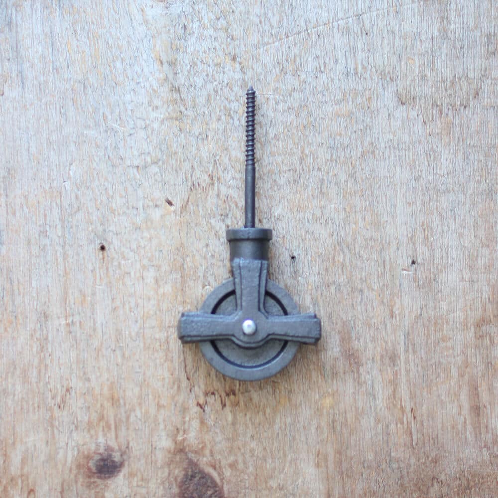 thumb-0-poulis-simple-antique-sur-vis-fer-antique-fonte-1801.jpg