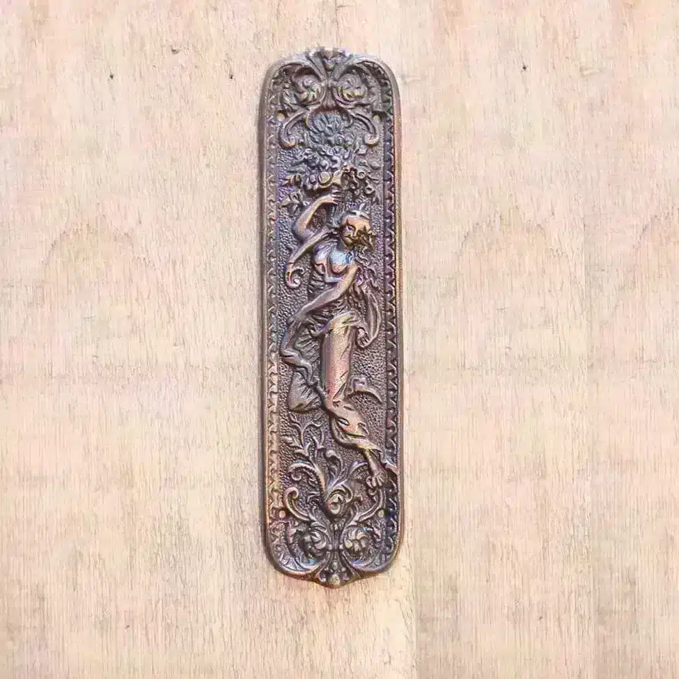 thumb-0-pousse-porte-lady-cuivre-antique-fonte-1763.jpg