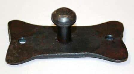 thumb-1-bouton-en-fer-forge-sur-plaque-674.jpg