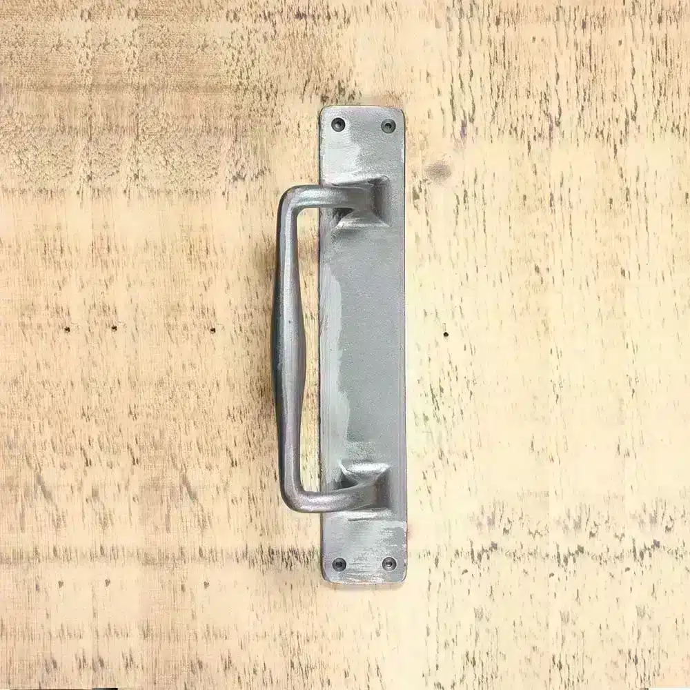cast_iron_heavy_door_handle