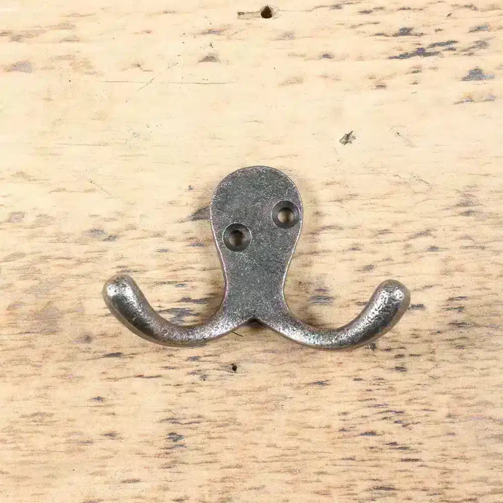cast_iron_vintage_iron_double_hook
