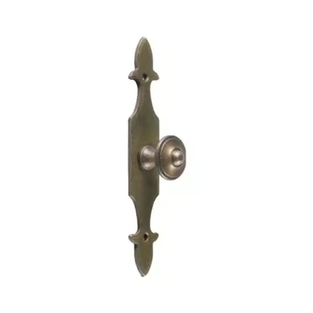 antique_brass_knob_on_plate