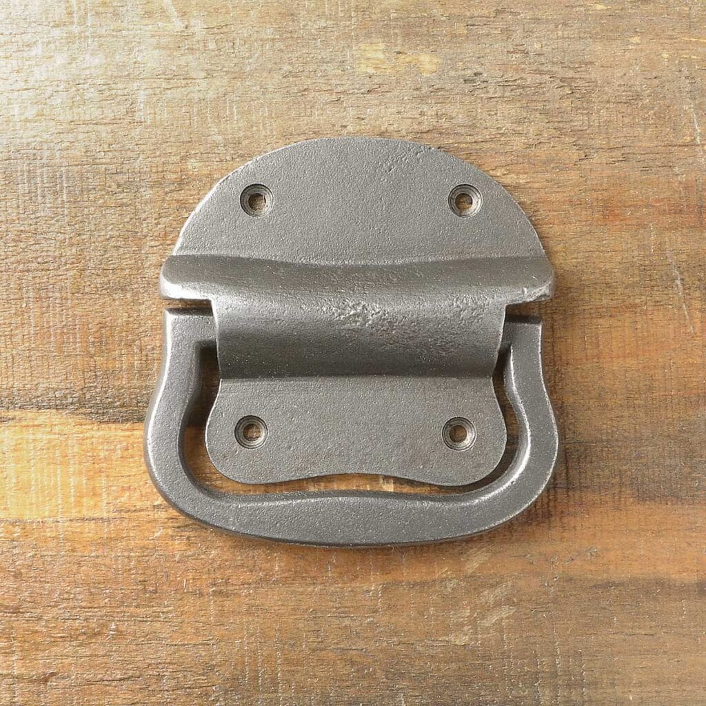 large-trunk-handle-antique-iron-front-AF4296V
