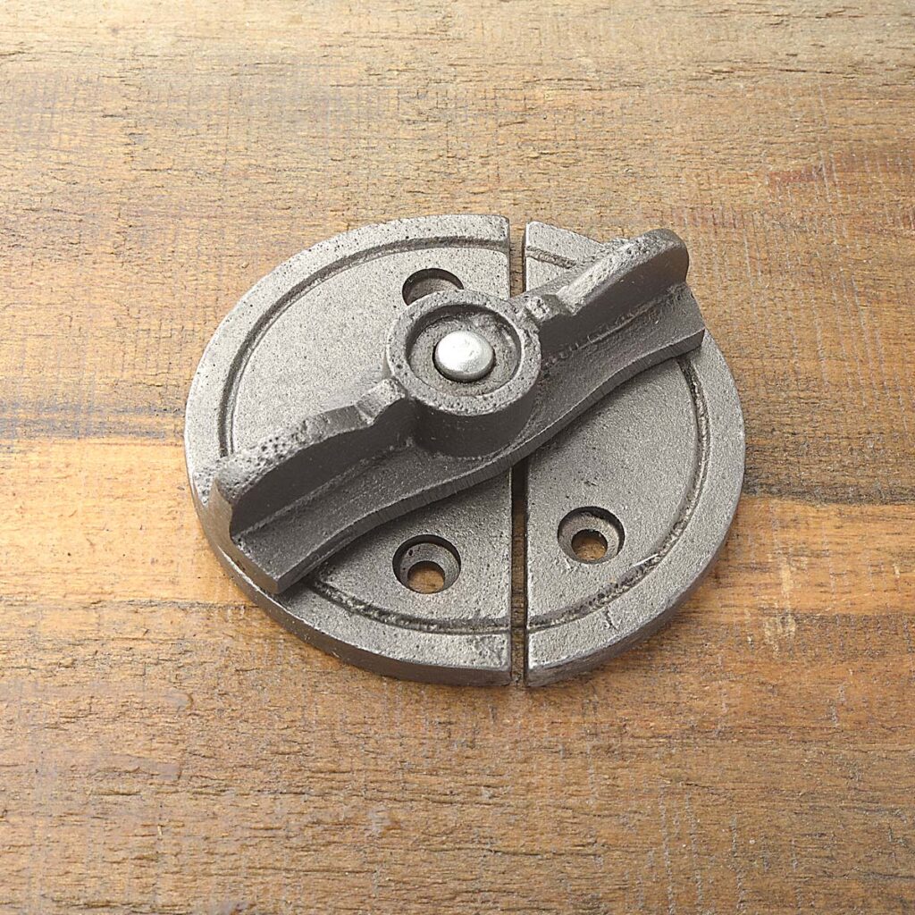 large-turn-button-latch-backplate-antique-iron-A848V
