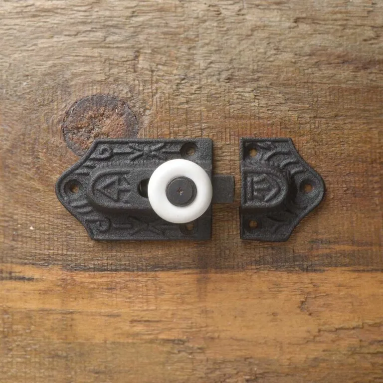 black-victorian-cast-iron-cabinet-latch-B99610M